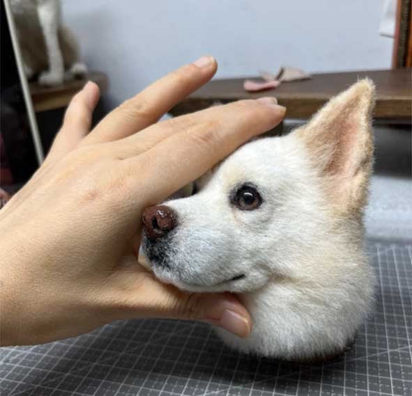 hand pressing needle felted pets, tactile feedback felt pet portraits, custom felted pets high-density, artisan custom pet memorial gifts